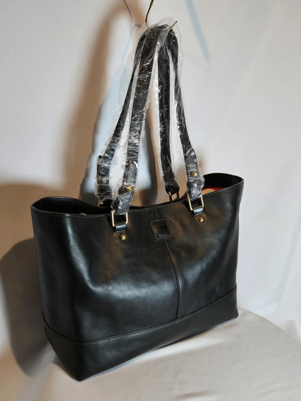 NWT Dooney & Bourke East West Chelsea Black Leather Tote Bag Dust Bag